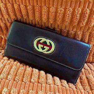 Authentic GUCCI leather full size wallet!